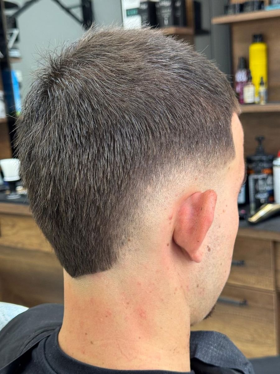 Taper fade met baardlijn, geknipt bij Kapper Matar